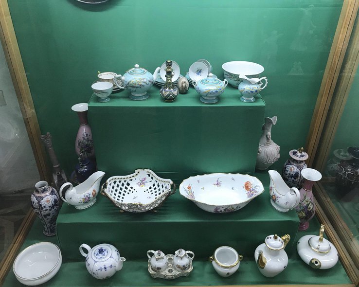 Посуда Романовых в музее Боржоми в Грузии