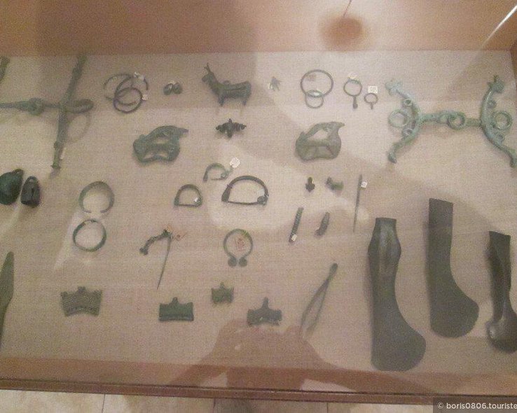 Изделия из металла, представленные в краеведческом музее Они