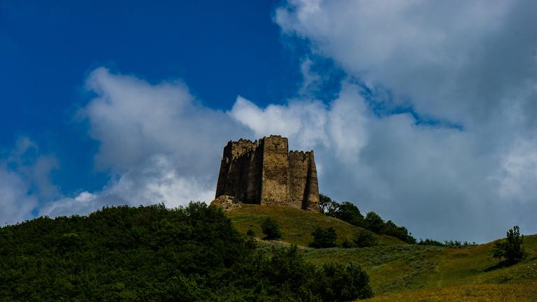 Труднодоступная грузинская крепость Схвило