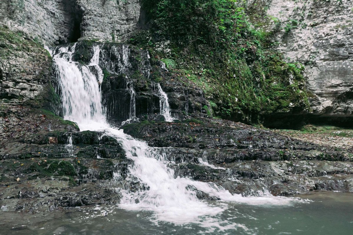majestic-waterfall-in-the-forest