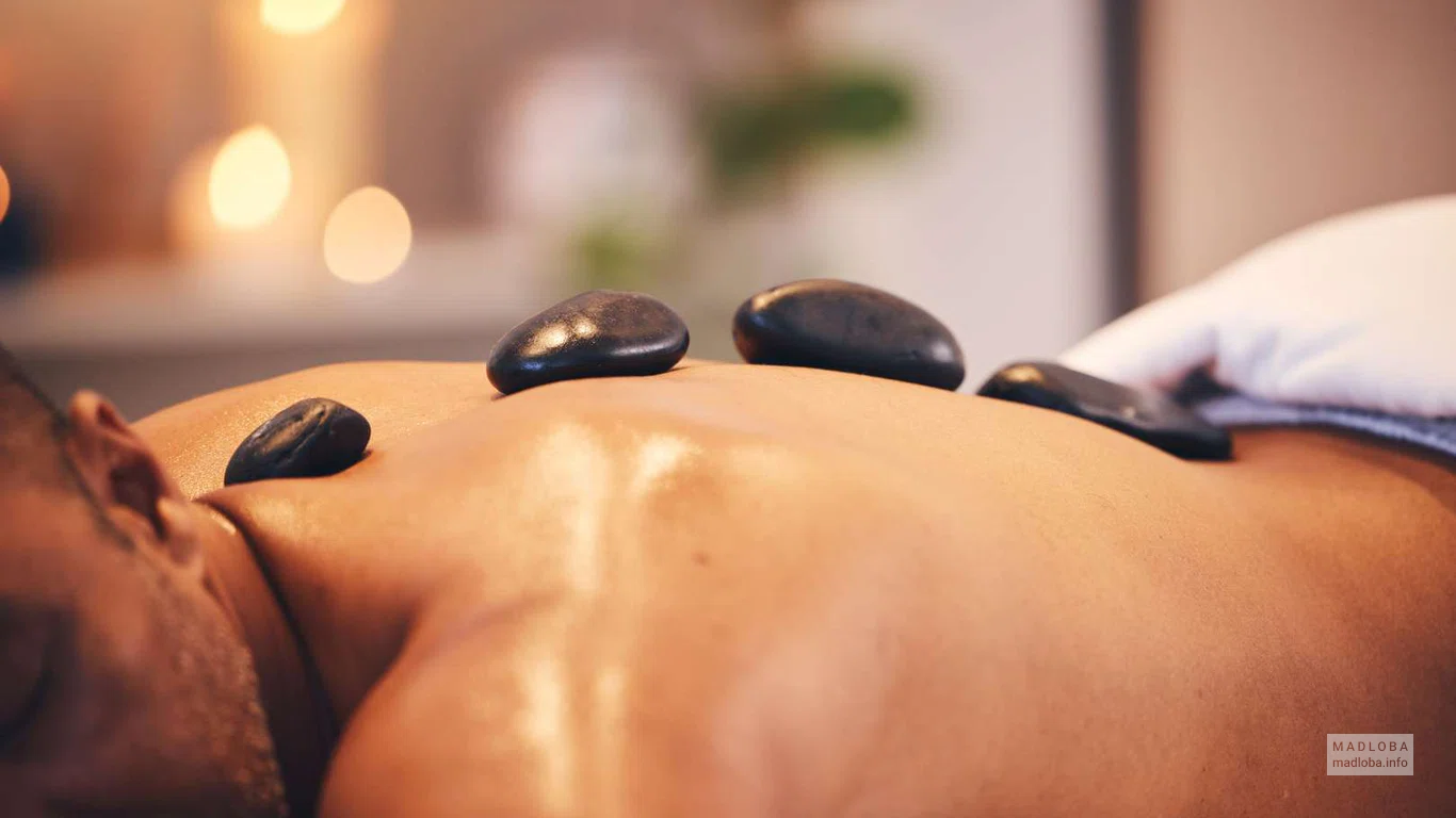 Hot stone massage : Immerse yourself in a state of deep peace and harmony under the influence of warm stones, perfectly combined with massage techniques.
