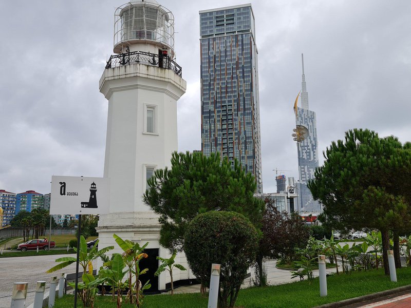 
								შუქურა ბათუმში