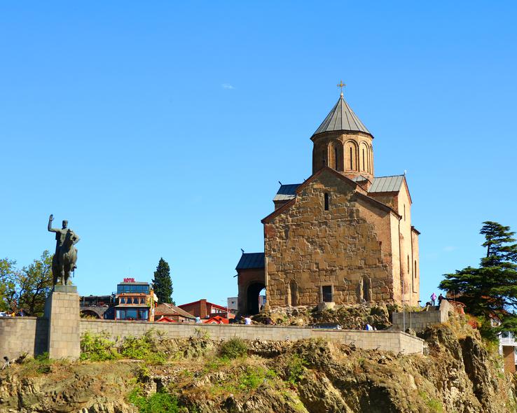 Монастырь на горе в Грузии
