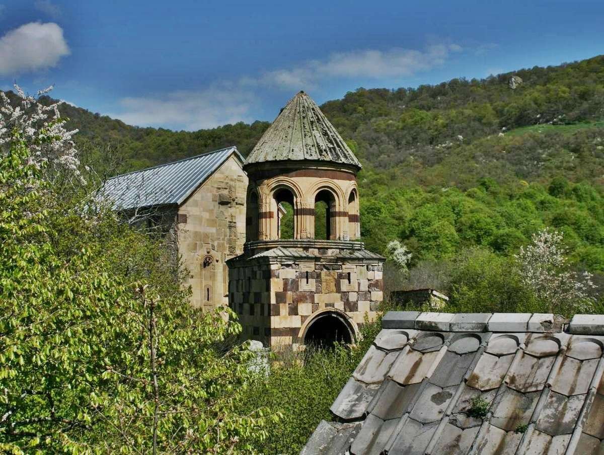 monastyr-gudarehi