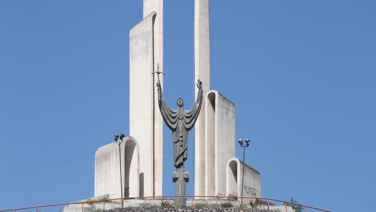 Монумент Святой Нино