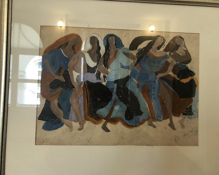 Танцующие девушки на картине в музее искусства в Амбролаури