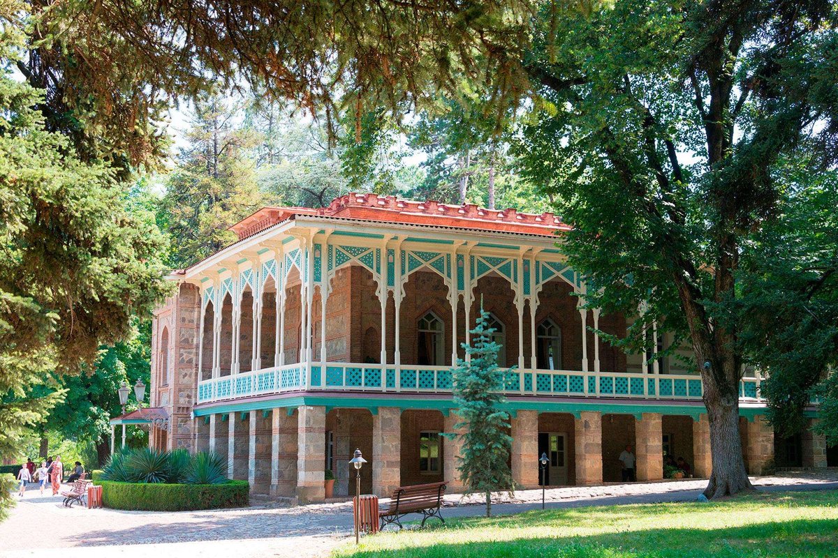 muzejnyj-kompleks-cinandali-01.original