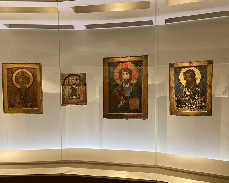 Иисус в зале музея истории и этнографии в Сванети