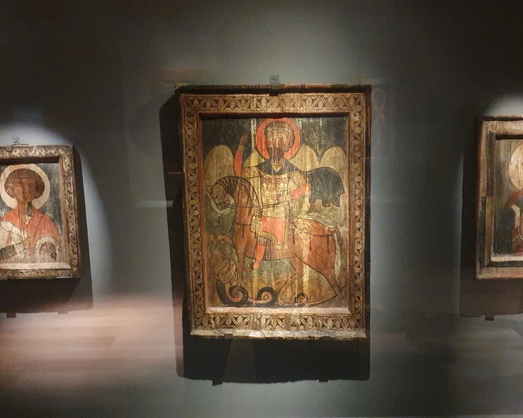 Иконы зала иконографии музей Сванети в Грузии