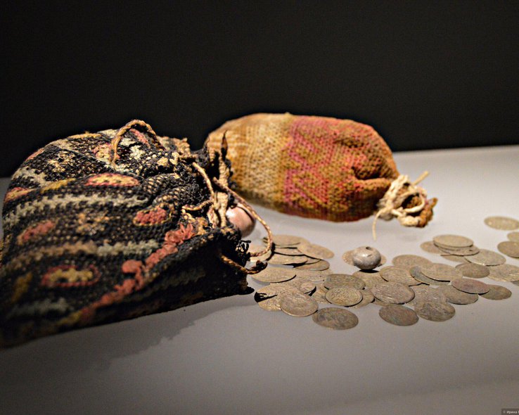 Древние монеты в музее истории и этнографии в Сванети