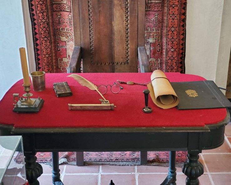 Царские предметы в музее истории Телави