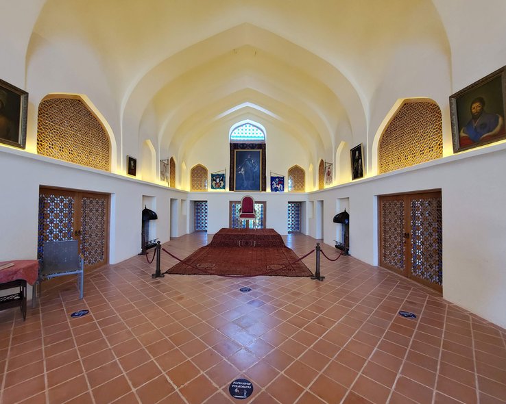 Тронный зал в музее истории Телави