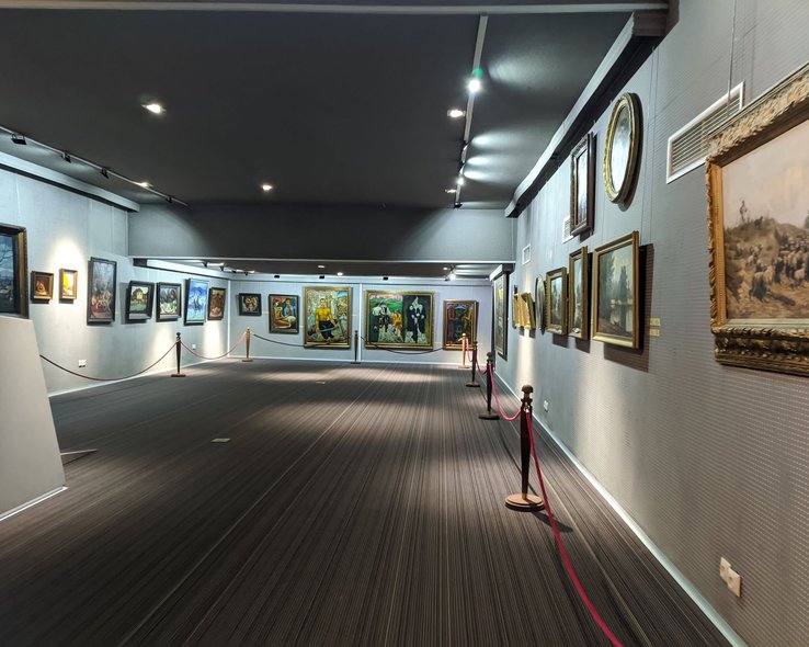 Картинная галерея в историческом музее Телави