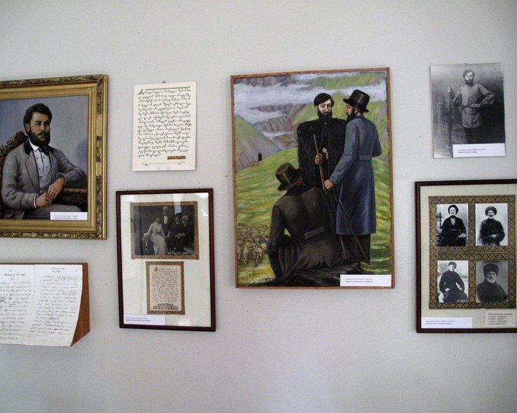 Предметы искусства в доме Александра Казбеги в Тбилиси