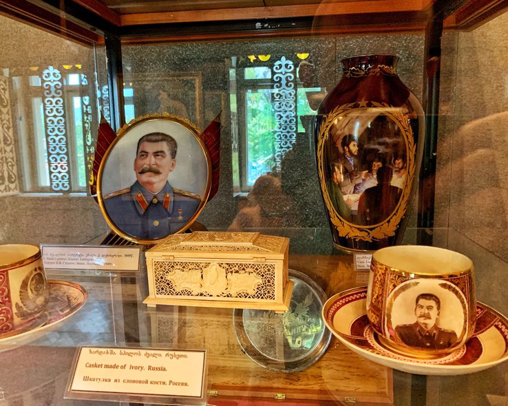 Экспонаты музея Сталинизма в Гори