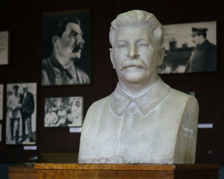 Бюст Иосифа Сталина в музее Гори