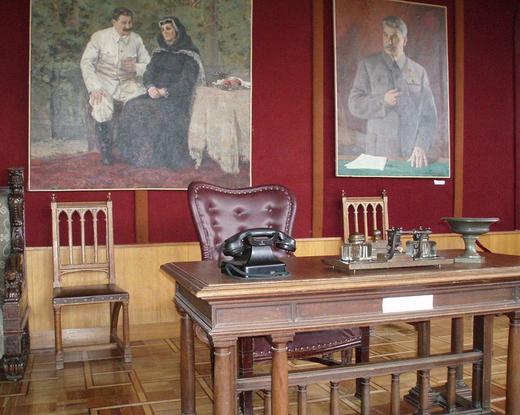Обстановка кремлевского кабинета Иосифа Сталина в Грузии