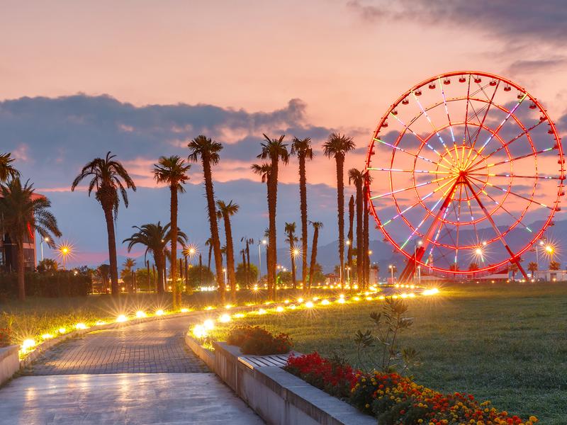 
								ბათუმის სანაპირო