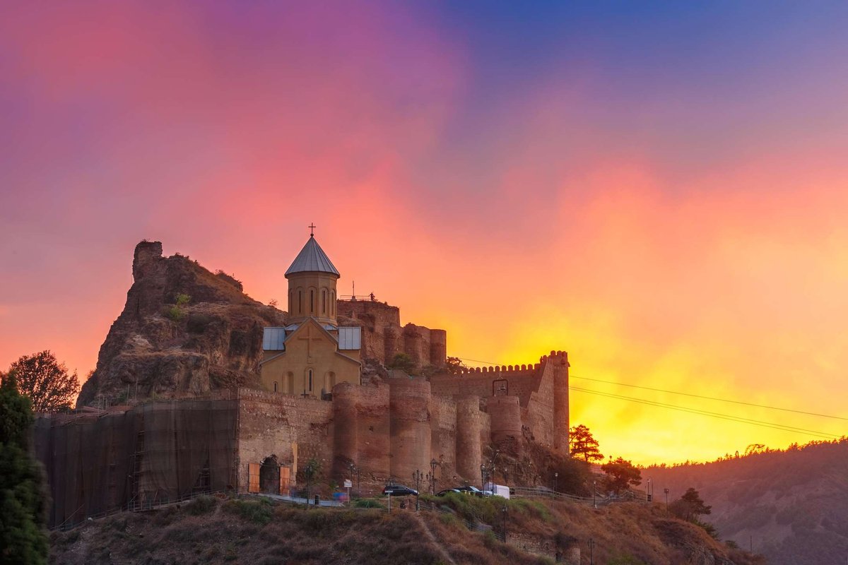 narikala-at-gorgeous-sunset-tbilisi