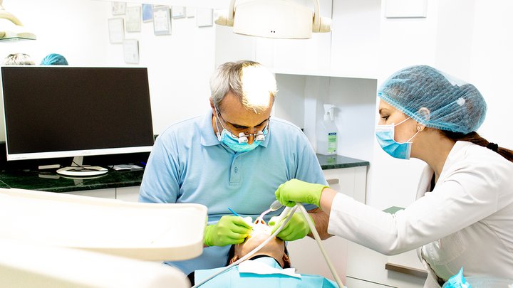 Стоматологическая клиника NEW DENT dental clinic на Цинцадзе 40,