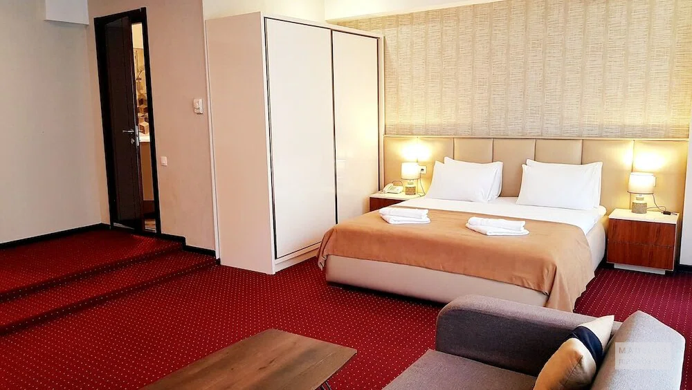ლამაზი ოთახი სასტუმრო და ღვინის Brasserie