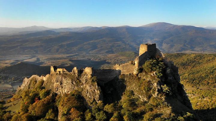 Крепость Окрос-Цихе или Золотая крепость. Попробуй найти золотую крепость Грузии