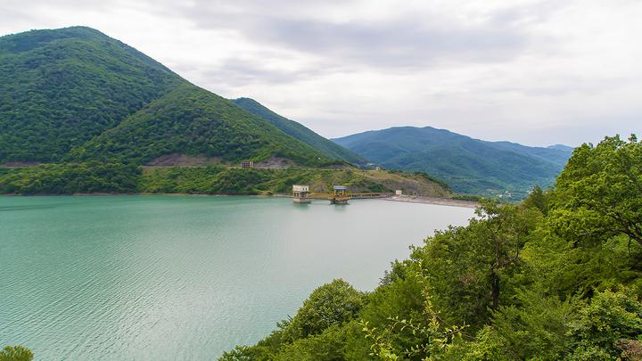 Multicolored Abdelaur lakes: natural attractions of Georgia