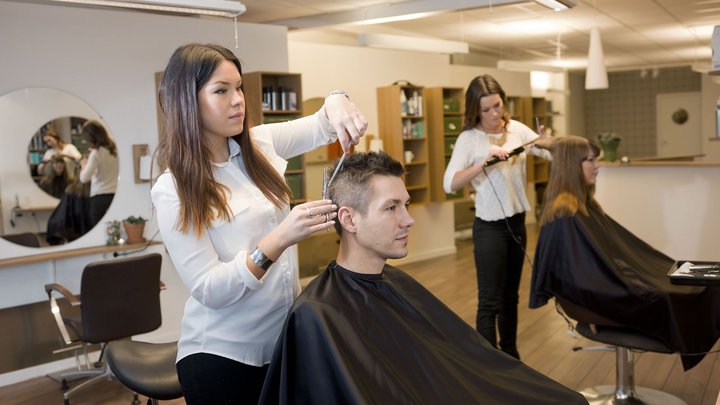 Мужские и женские стрижки в парикмахерской Ia-XXI