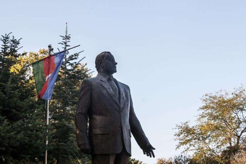 Monument to Heydar Aliyev
