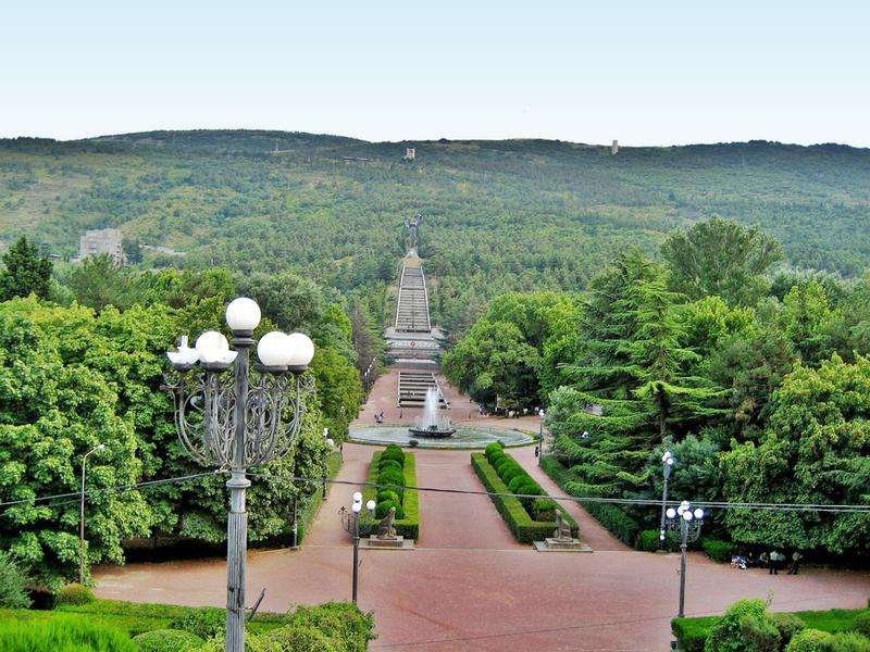 Front view of Vake Park
