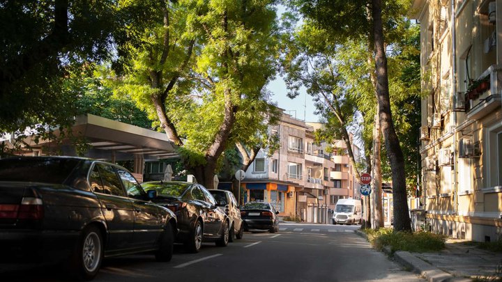 Parking (Pirosmani Square)