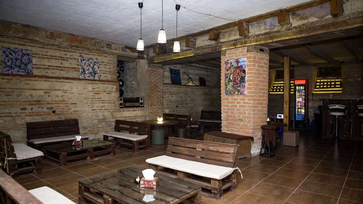 PIANO Music Lounge and Wine Bar
