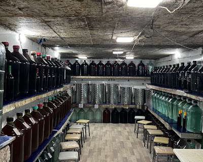 погреб винодельни  Капнистави.jpg