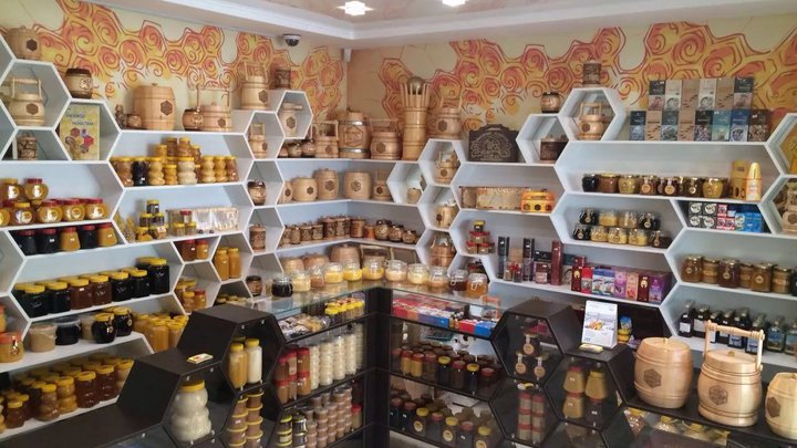 Поставщик меда и продуктов пчеловодства Honey and Company Irinola