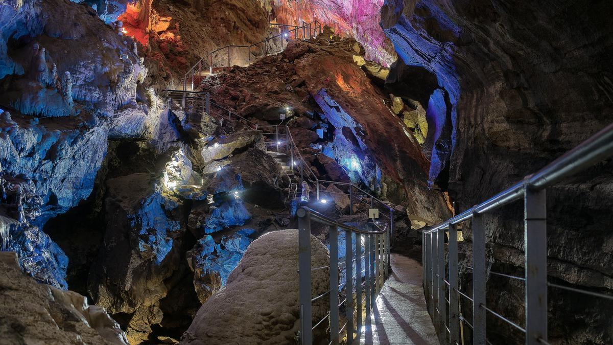Пещера Прометея в Кутаиси