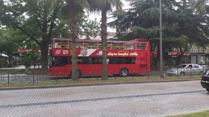 red-bus-Batumi-01.jpg
