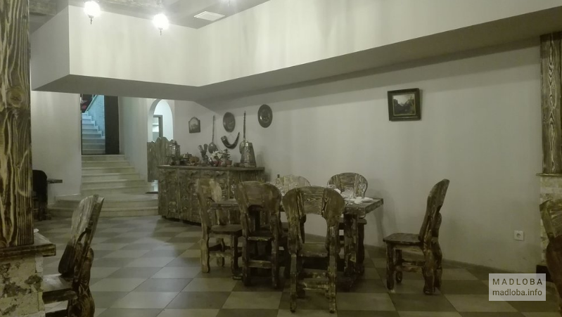 Столики в ресторане Гемриела в Тбилиси