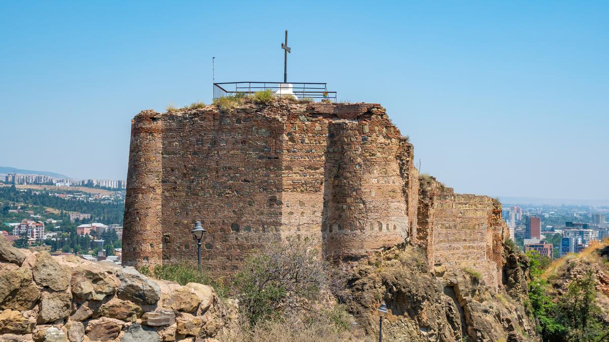 Руины крепости Нарикала