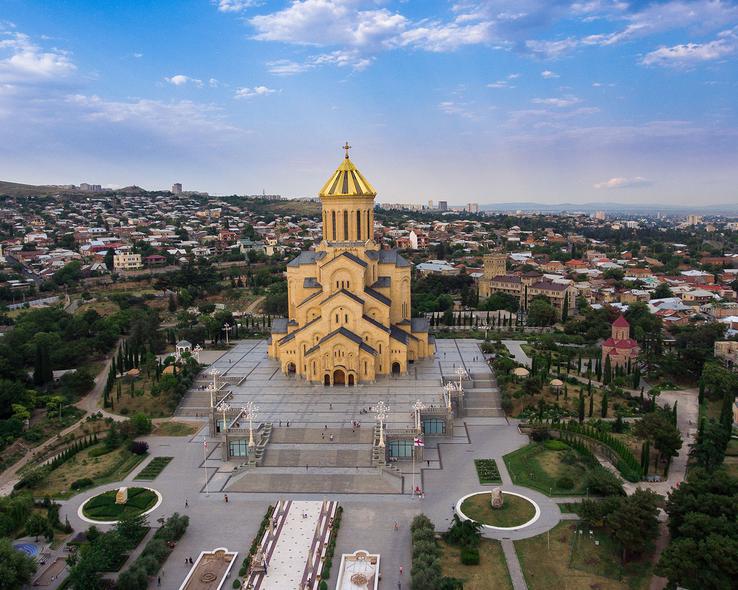 Церковь Цминда Самеба в Тбилиси