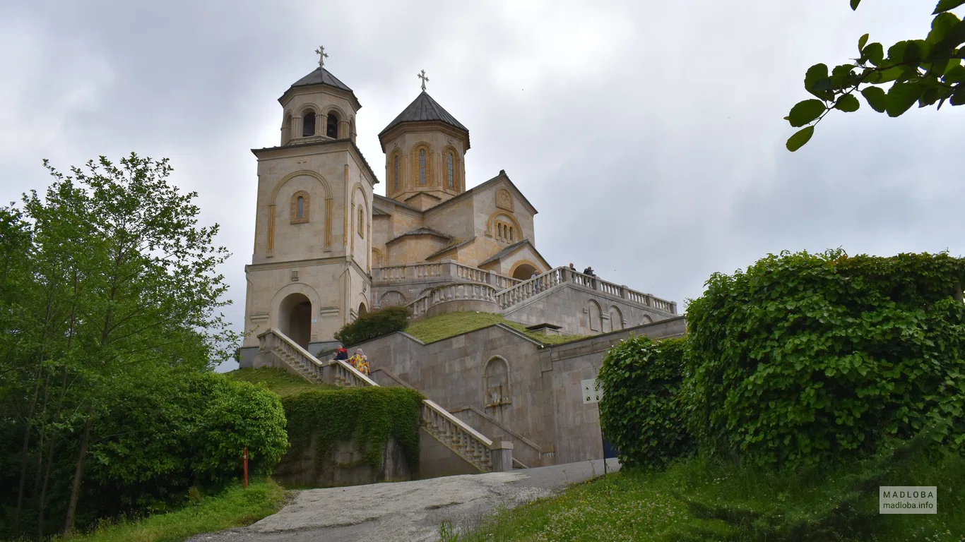Tsminda Sameba Monastery