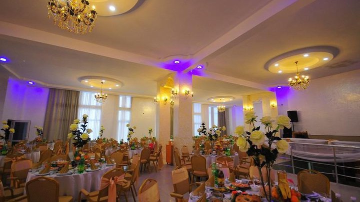 Свадебный салон "Саритуало Дарбази Элита"