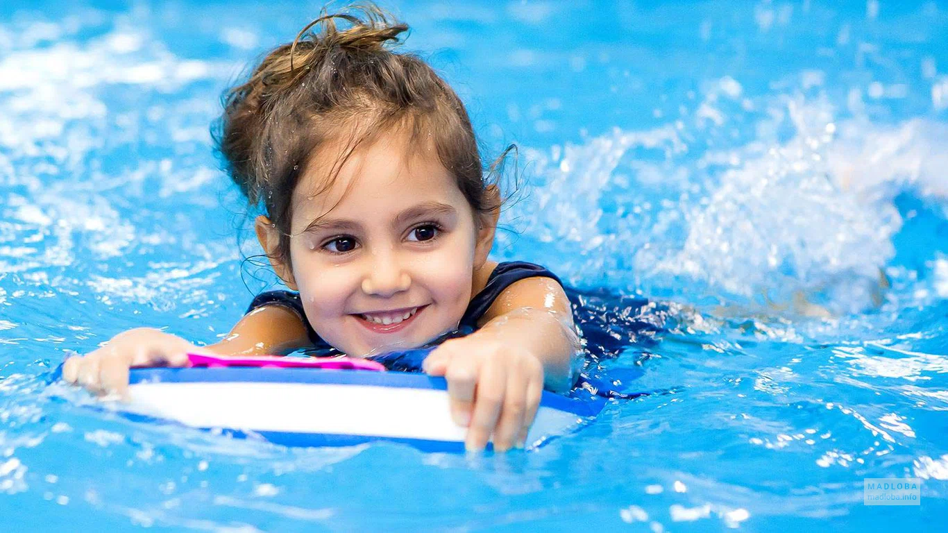 Крытый плавательный бассейн "Water Baby"