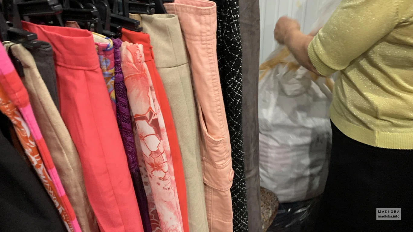 Брюки в Clothing store Shopping Hub