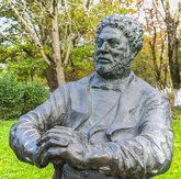 Памятник Александра Дюма (отца)