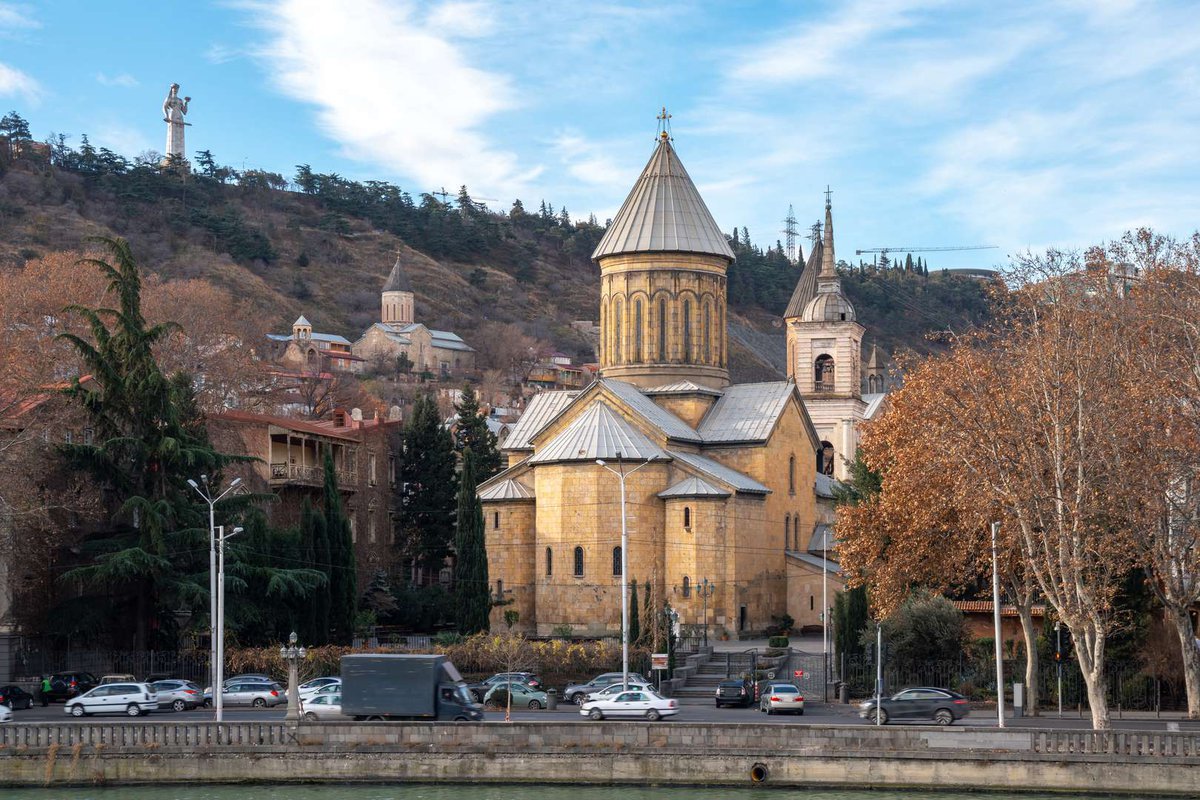 sioni-cathedral-dormition-is-georgian-orthodox-cathedral-tbilisi.jpg