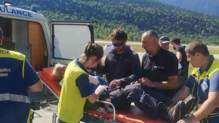 🏔 Грузинских спасателей переподготовили французские инструкторы на курорте Гудаури.