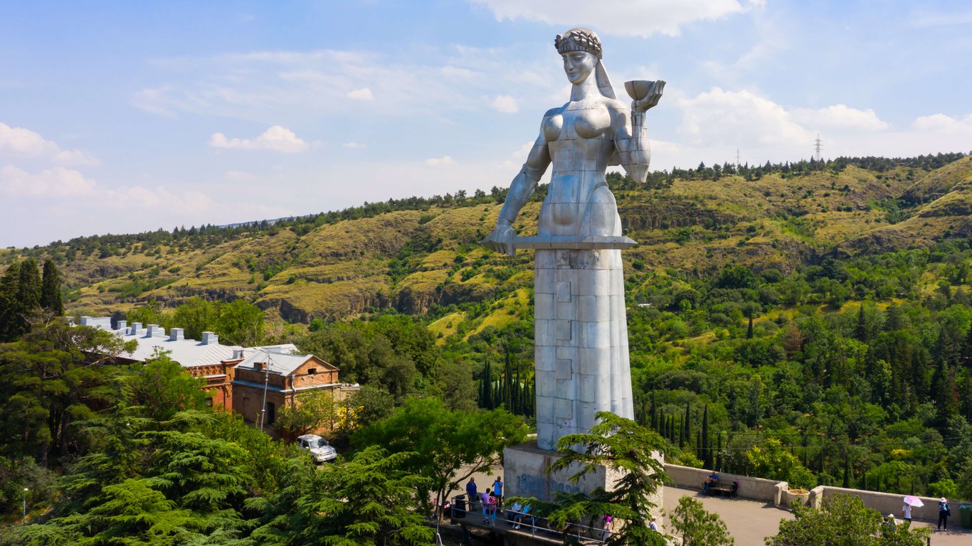 
										Мать Картли - монументальная статуя в Тбилиси