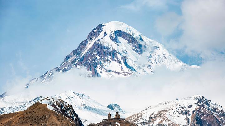 An unforgettable tour to Mount Kazbek