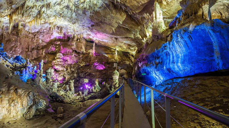 Красивые места Грузии – Пещера Прометея