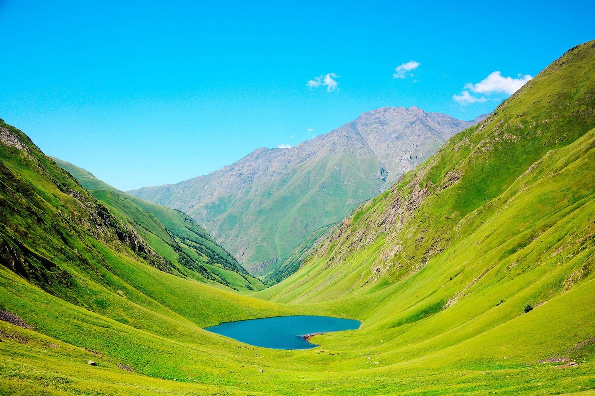 tanie-lake-arkhoti-gorge